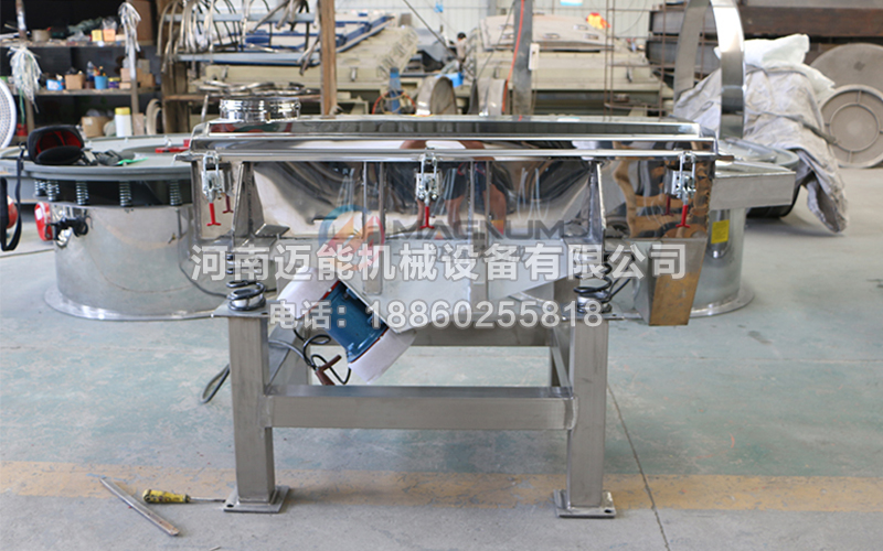 304不銹鋼直線振動(dòng)篩圖片